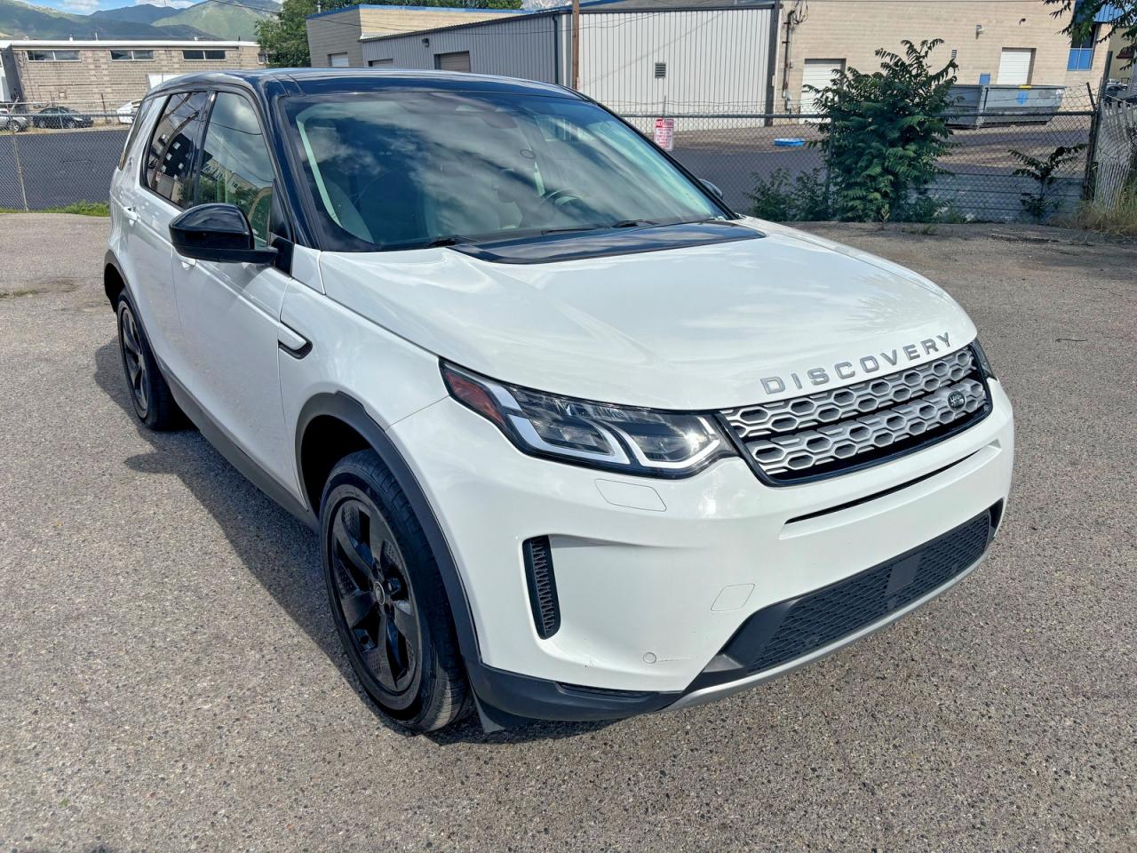 Salvage Land Rover Discovery Image