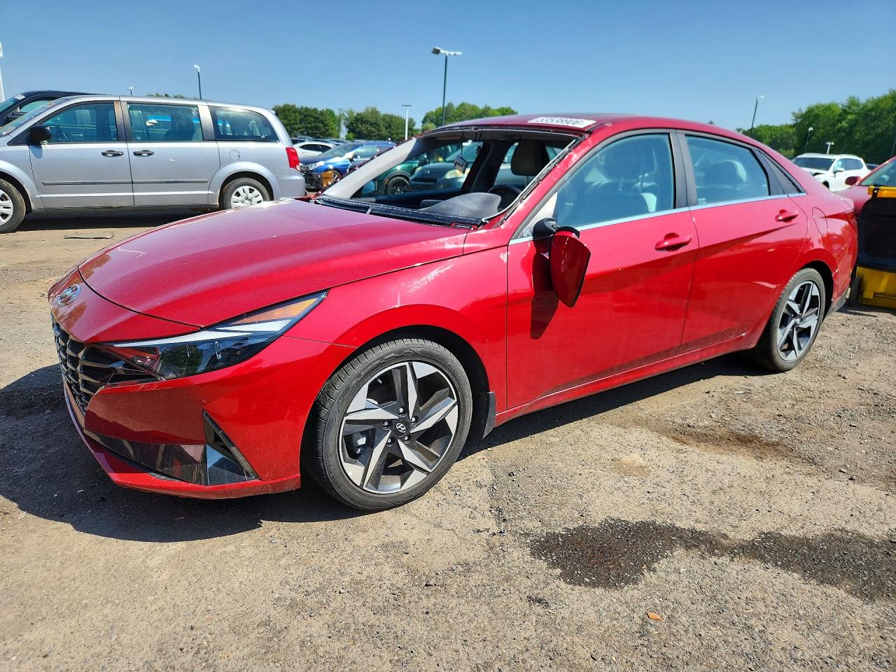 Salvage Hyundai ELANTRA Image