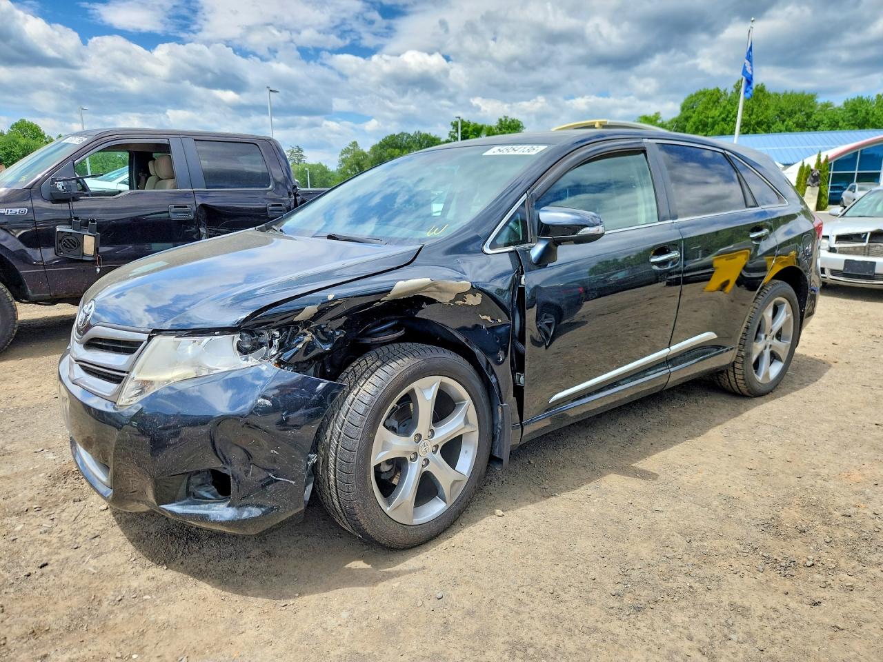Salvage Toyota Venza Image