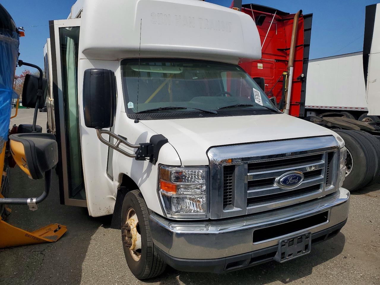 Salvage Ford Econoline Image