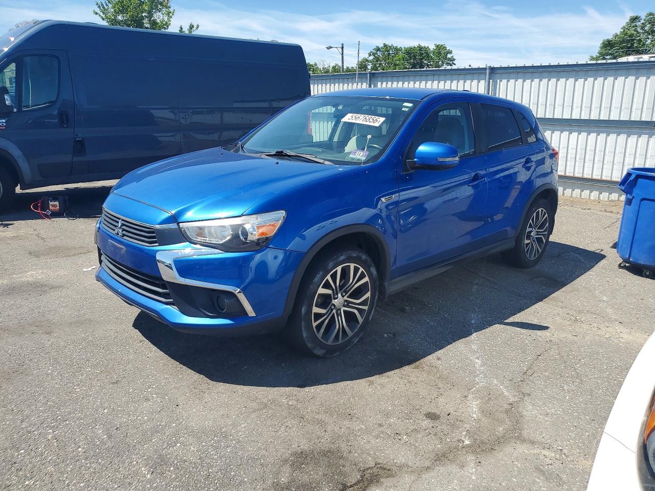 Salvage Mitsubishi Outlander Image