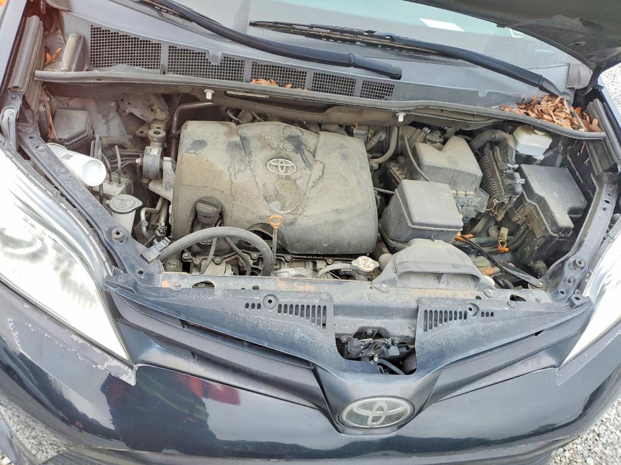 Toyota Sienna L