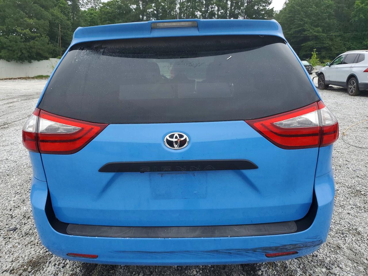 Toyota Sienna L
