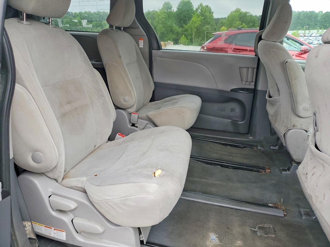 Toyota Sienna L