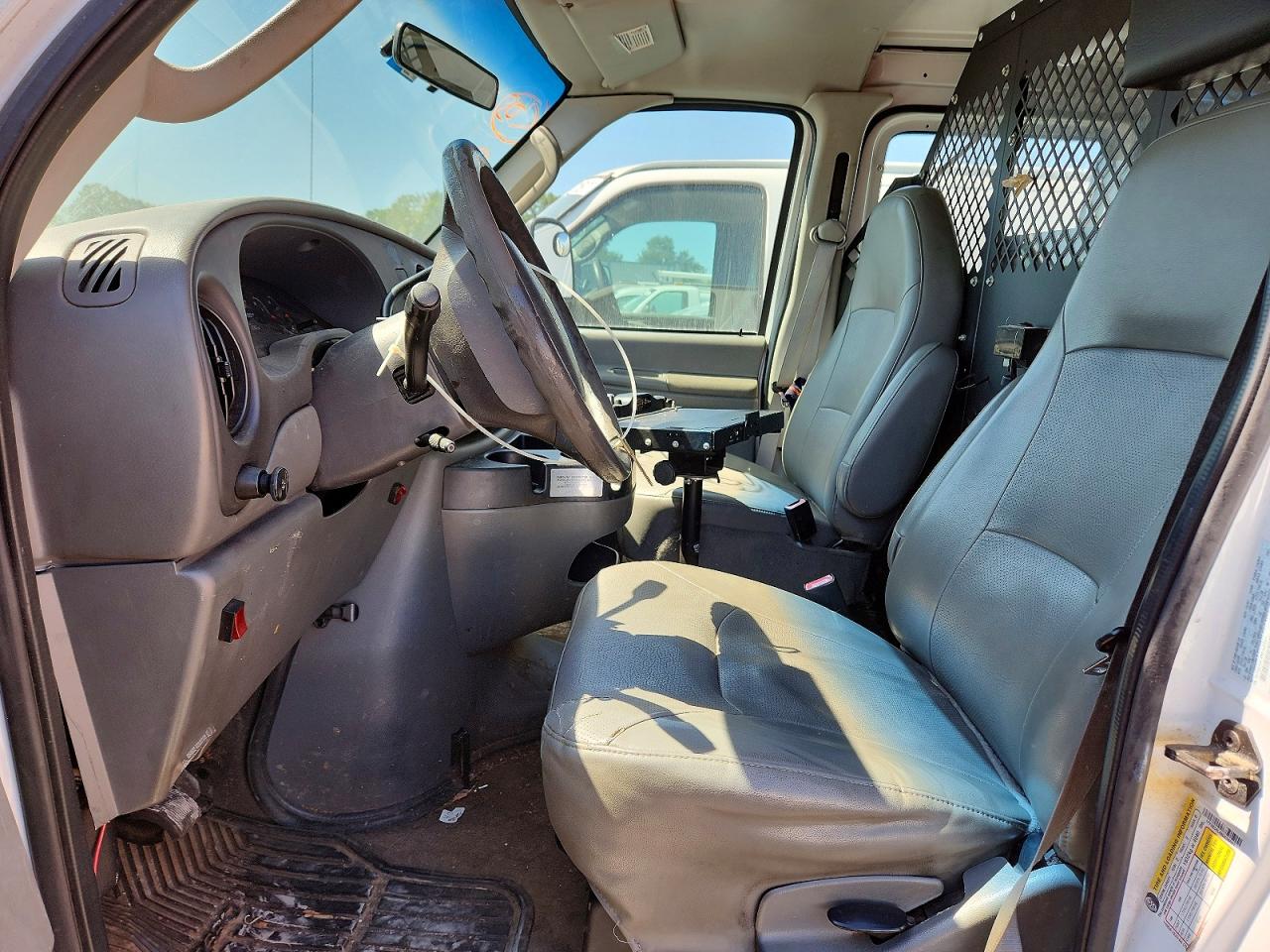 Ford Econoline E350 Super Duty Van