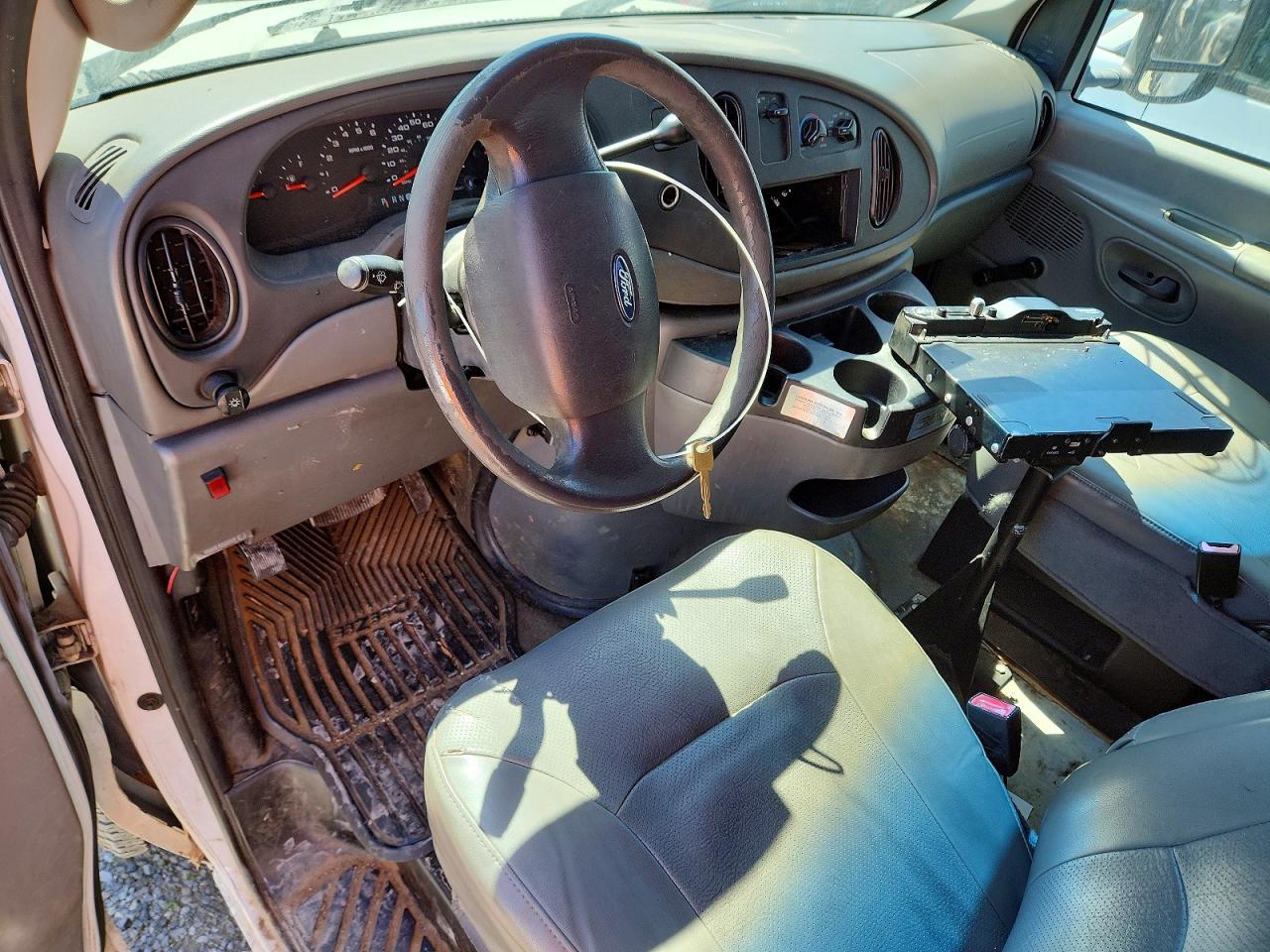 Ford Econoline E350 Super Duty Van
