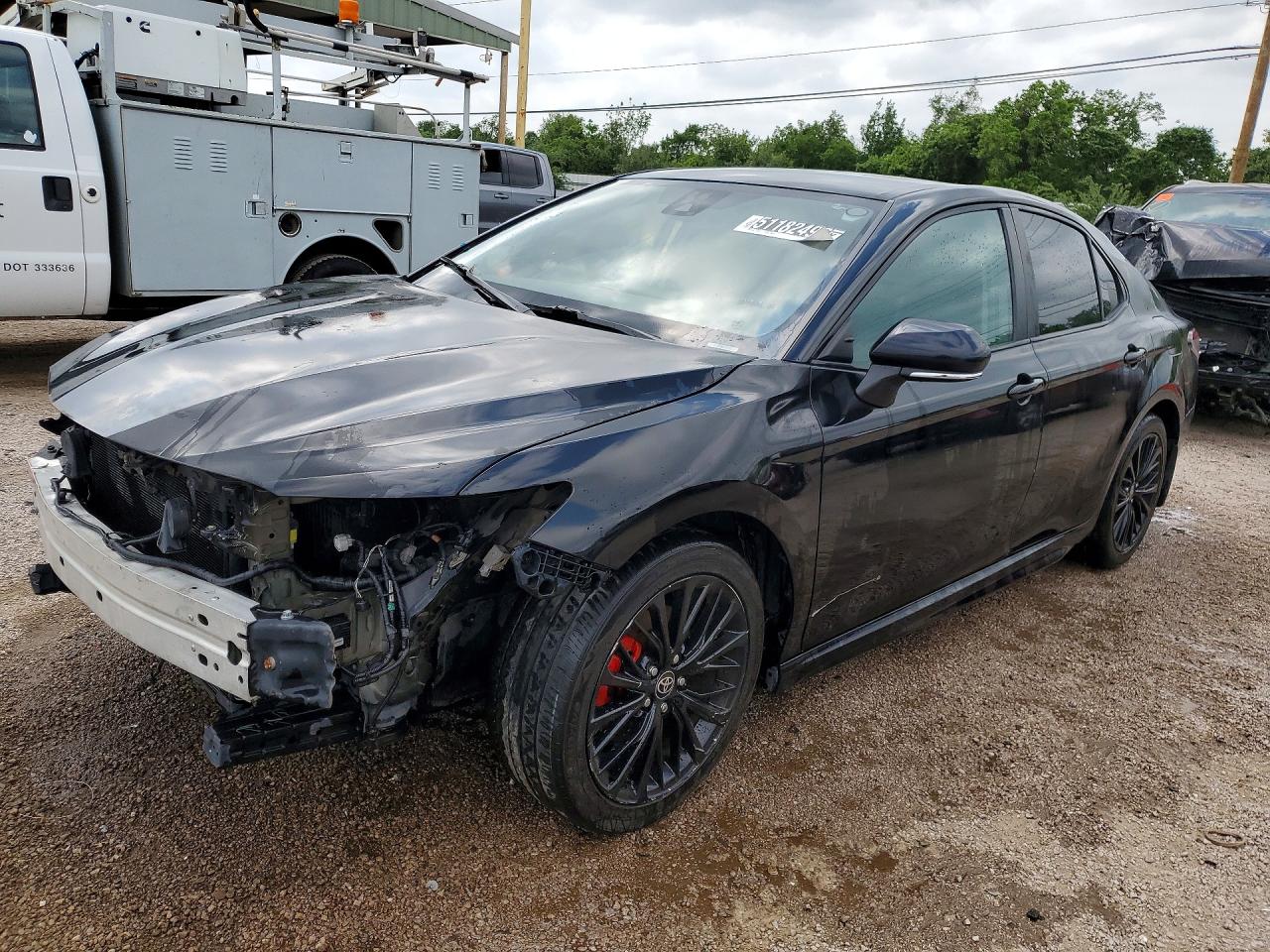 Salvage Toyota Camry Image