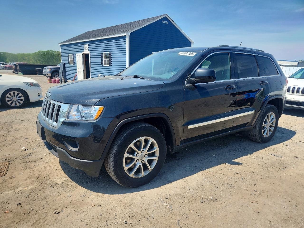 Salvage Jeep Grand Cherokee Image