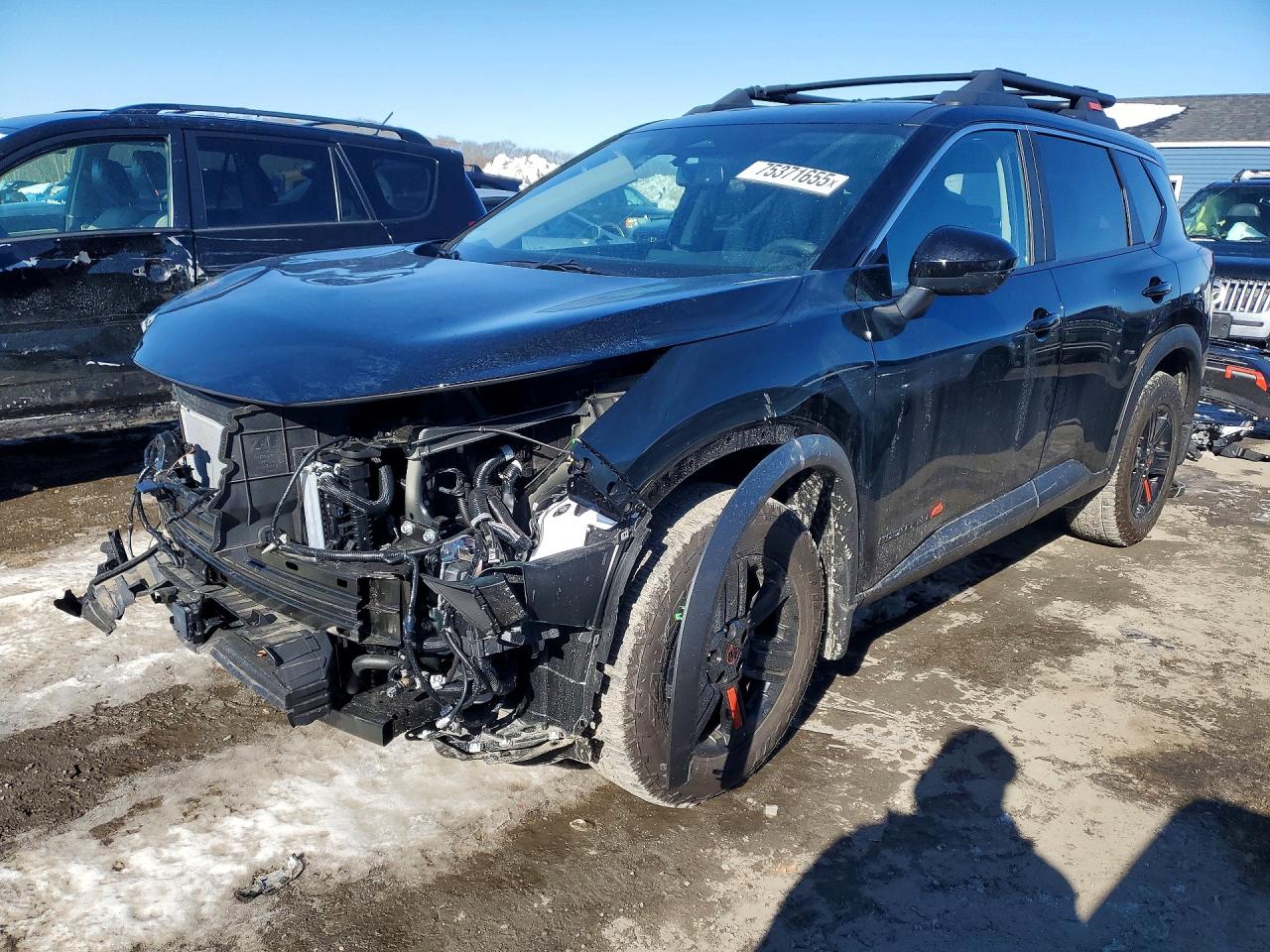 Salvage Nissan Rogue Image
