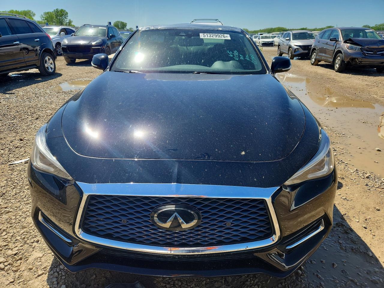INFINITI Q60 Luxe