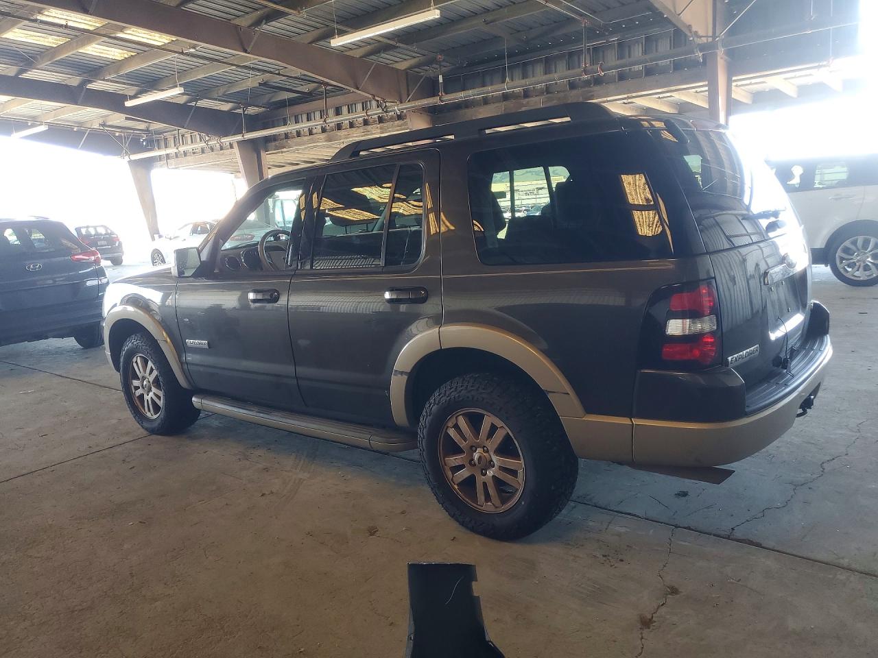 Ford Explorer Eddie Bauer