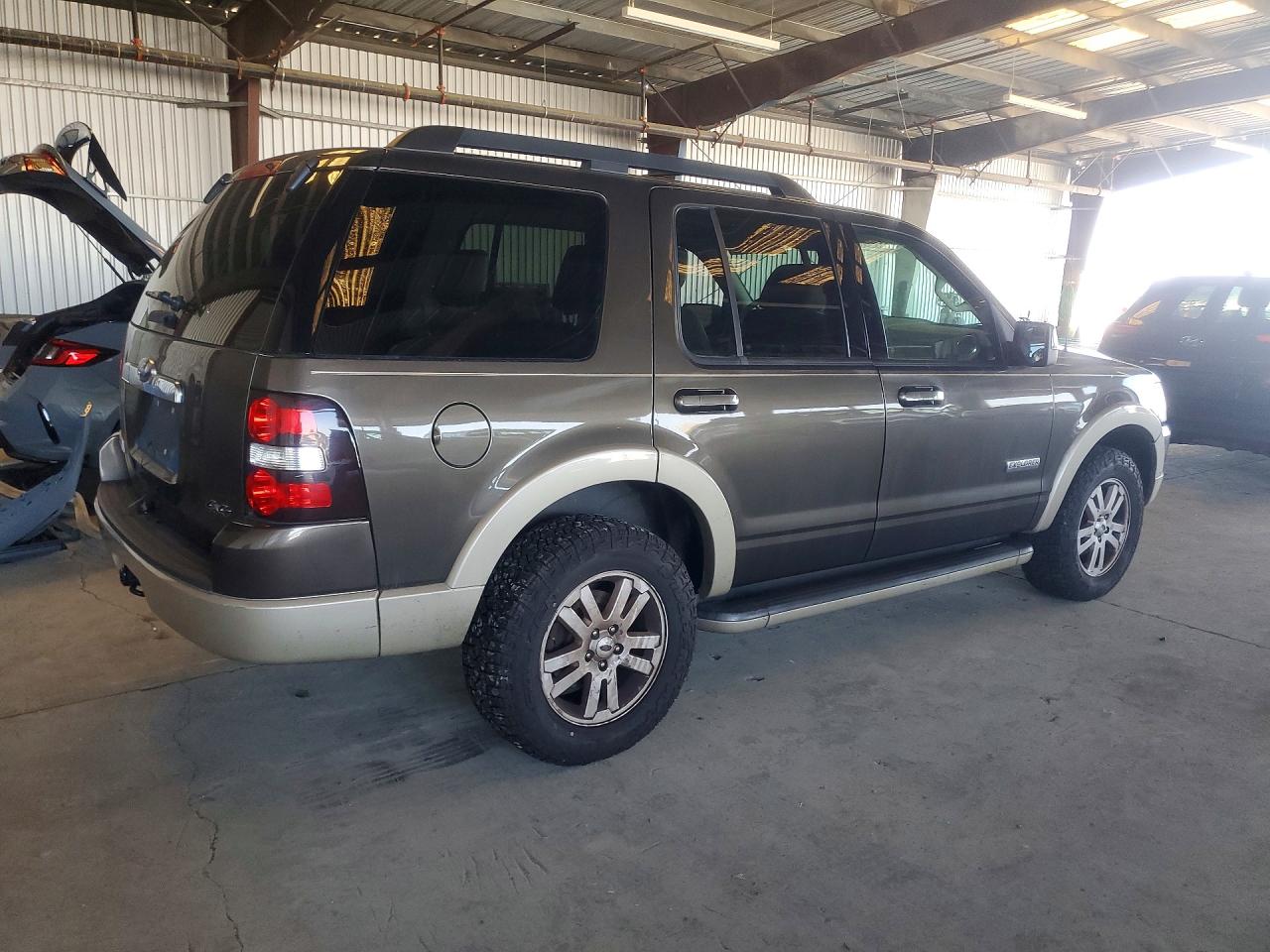 Ford Explorer Eddie Bauer