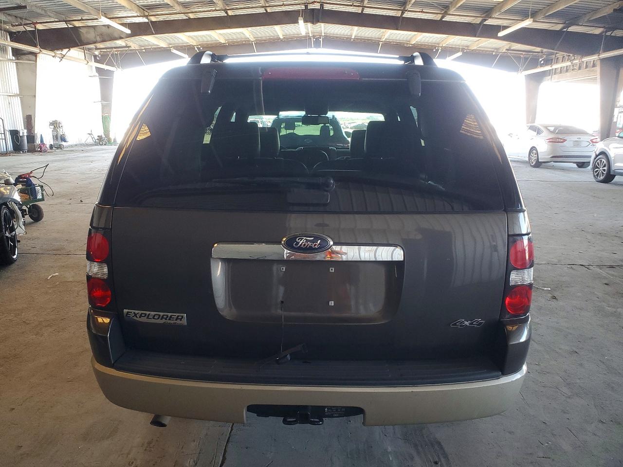 Ford Explorer Eddie Bauer