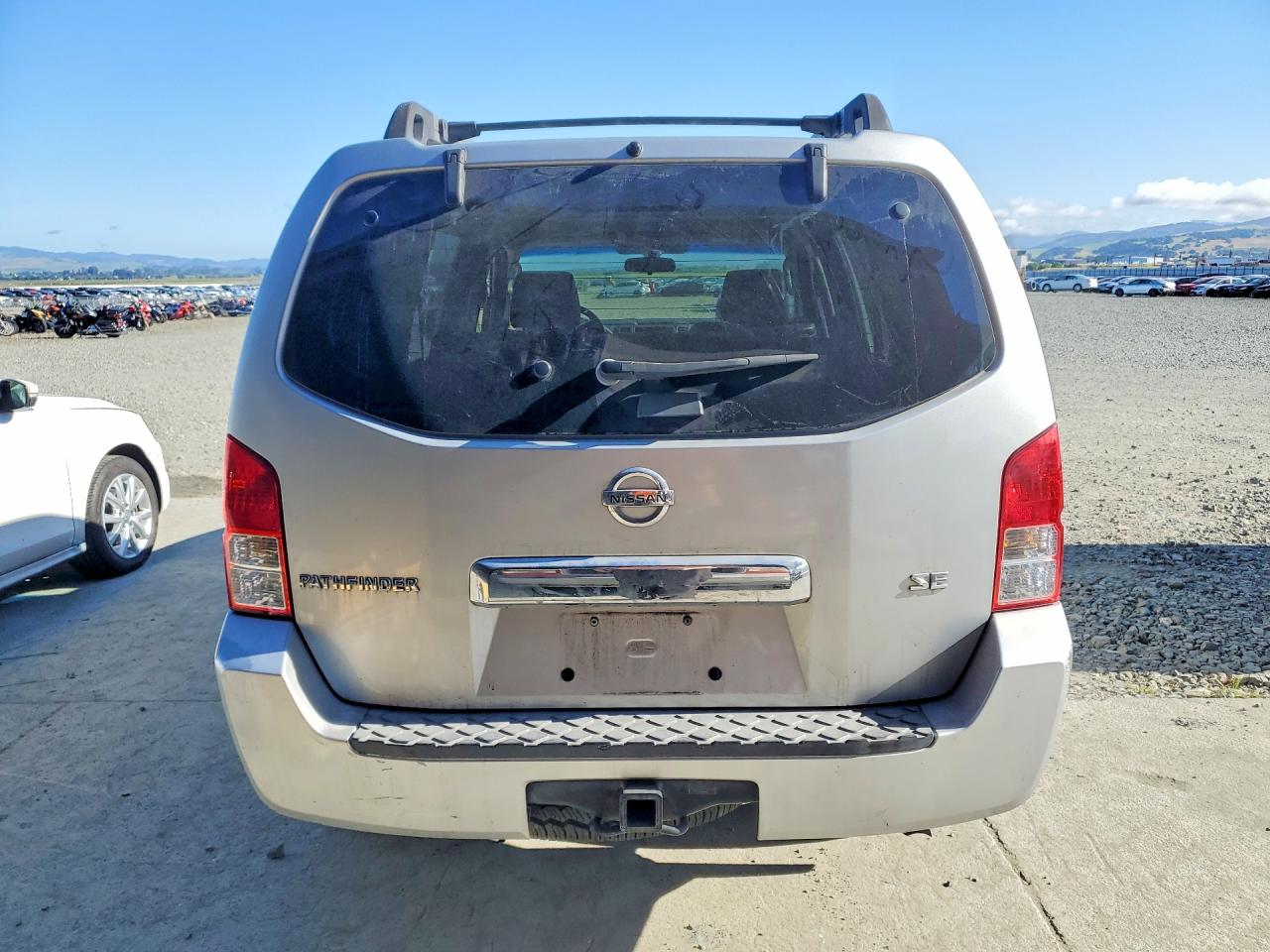 Nissan Pathfinder Xe