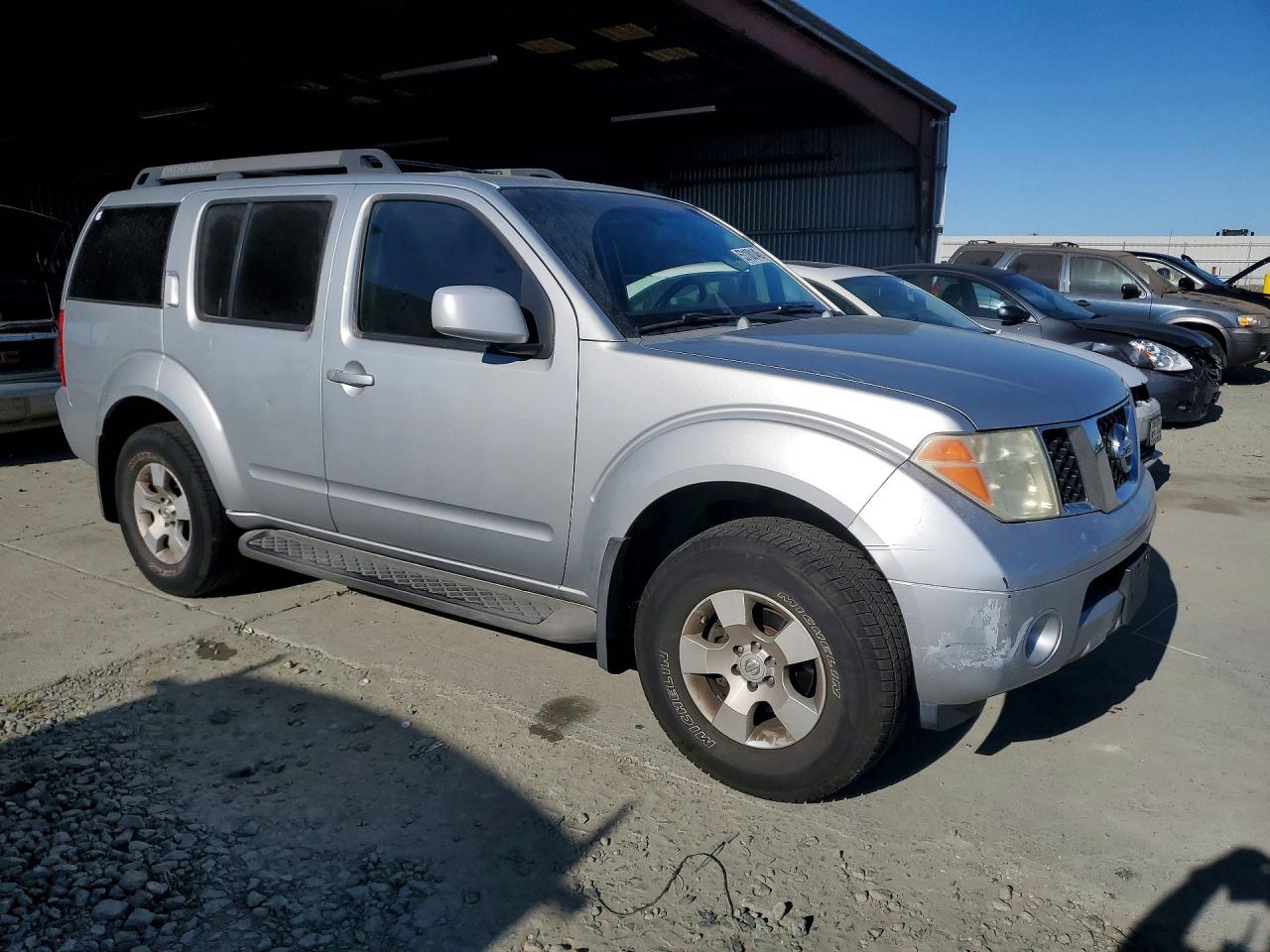 Nissan Pathfinder Xe