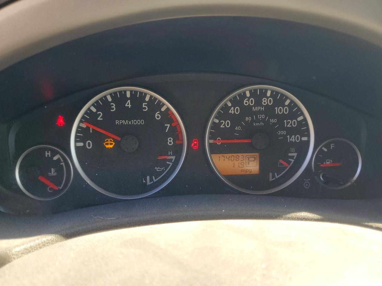 Nissan Pathfinder Xe