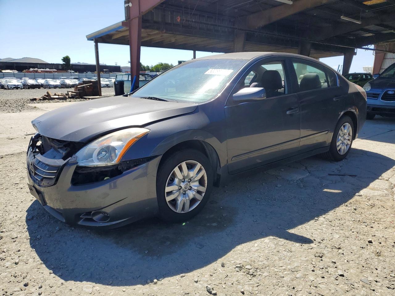 Salvage Nissan Altima Image