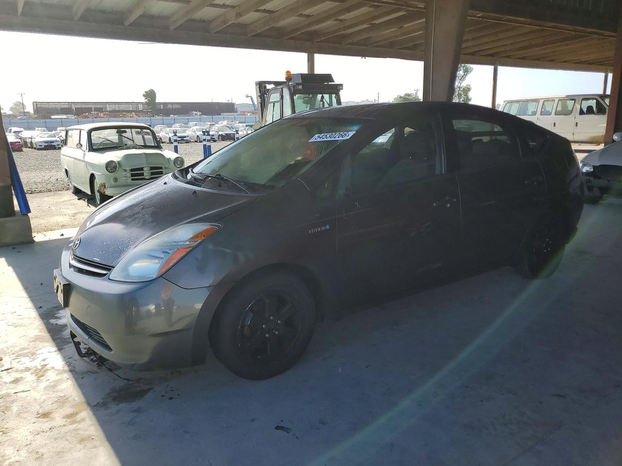 Salvage Toyota Prius Image