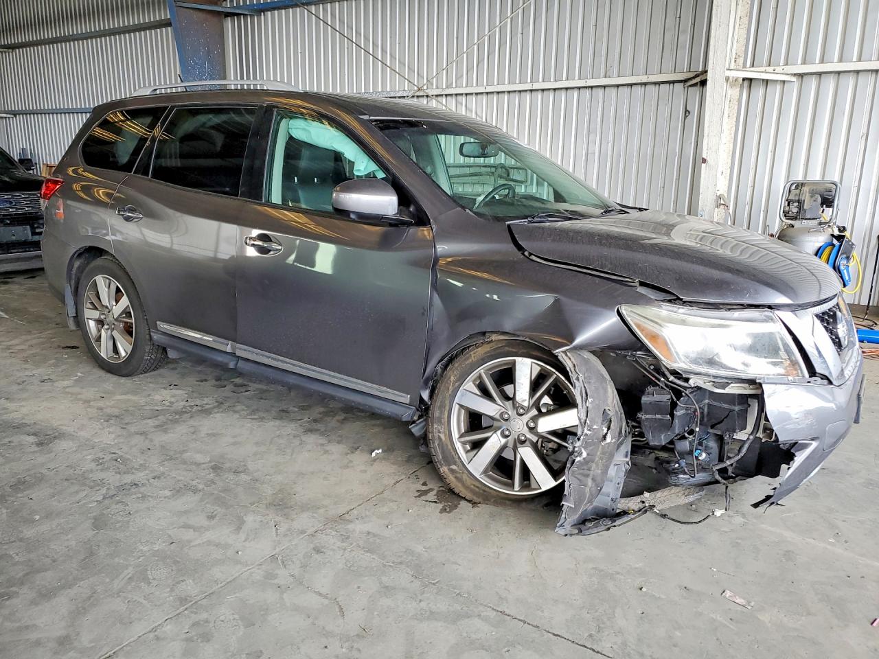 Nissan Pathfinder Platinum