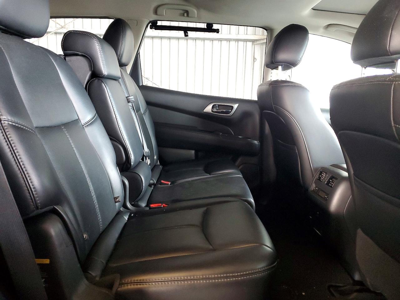 Nissan Pathfinder Platinum