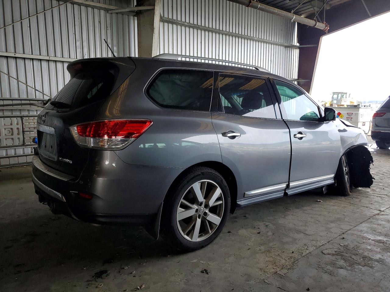 Nissan Pathfinder Platinum