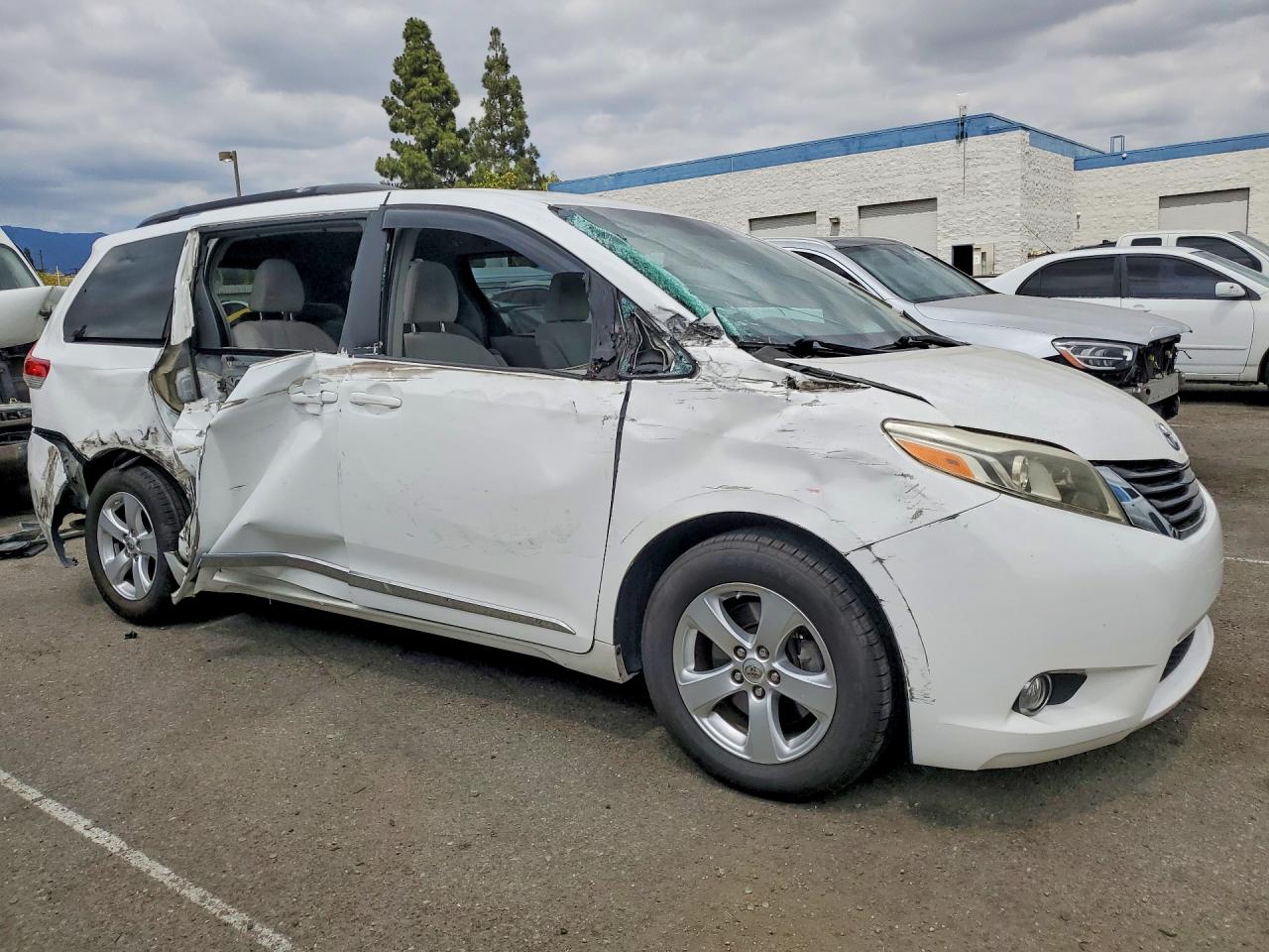 Toyota Sienna Le