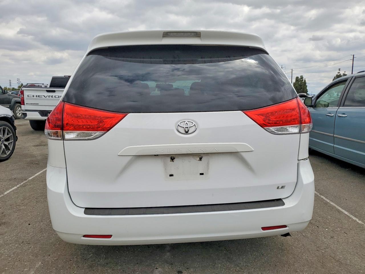 Toyota Sienna Le