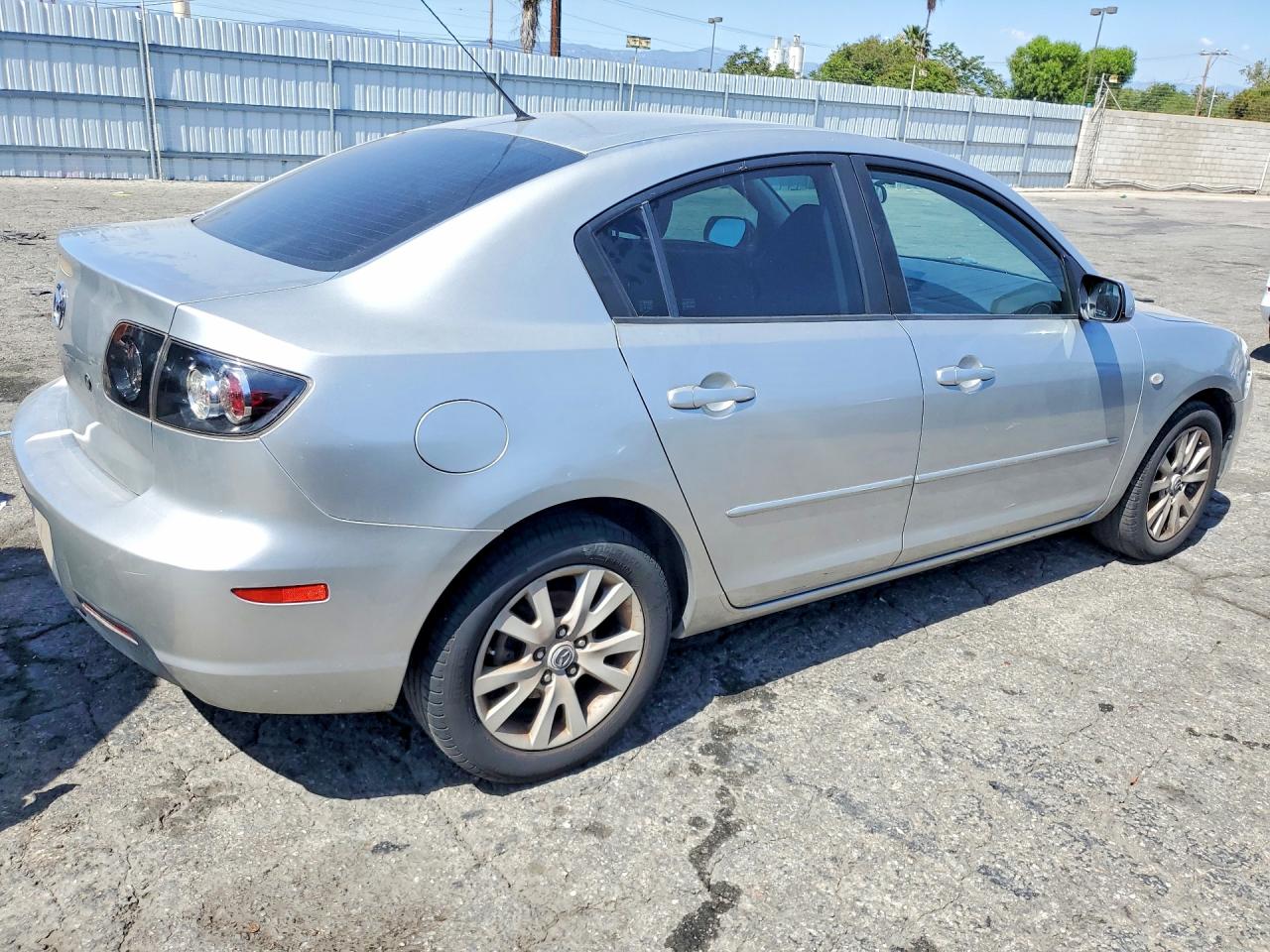 Mazda 3 I