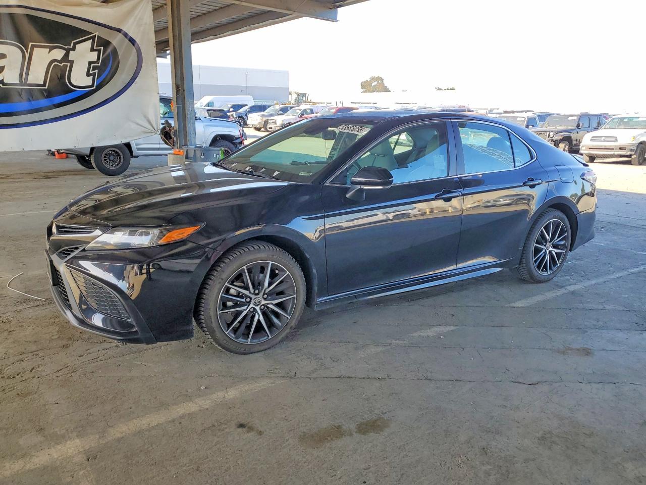 Salvage Toyota Camry Image