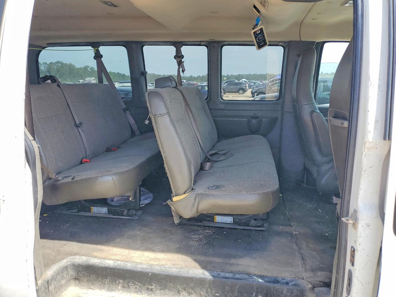 Chevrolet Express Lt