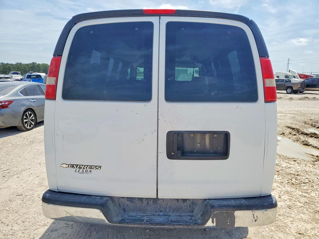 Chevrolet Express Lt