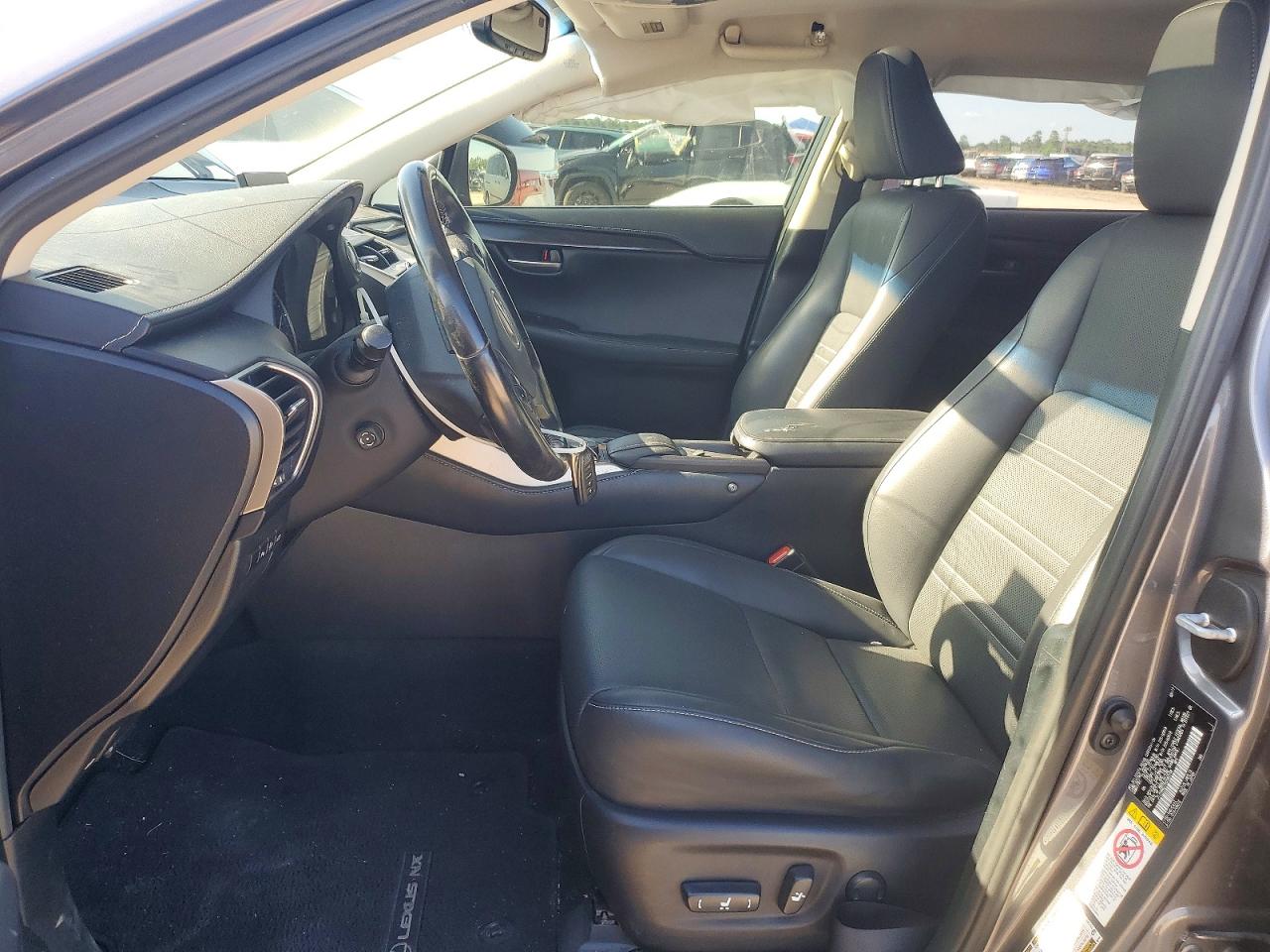 Lexus NX Base