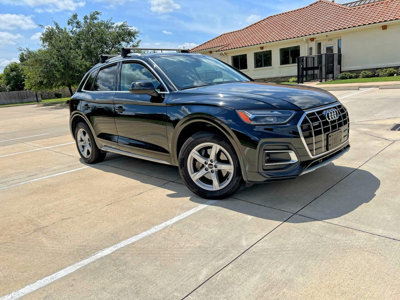 Salvage Audi Q5 Image