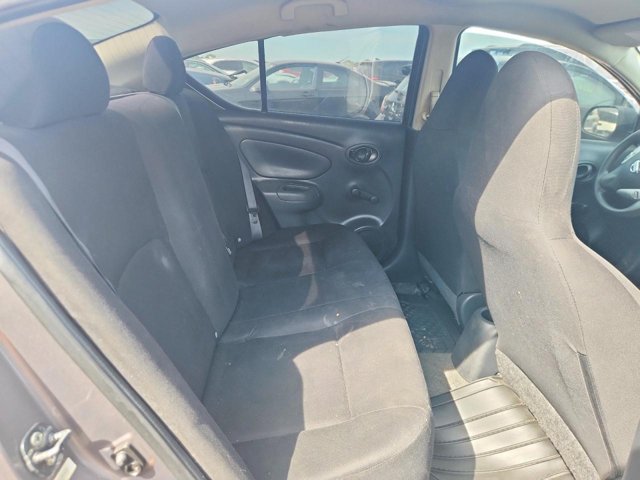 Nissan Versa 1.6 S Plus