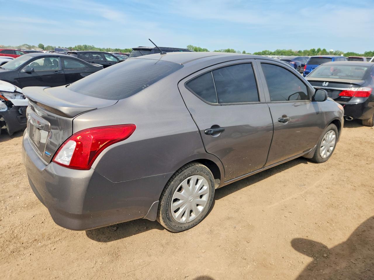 Nissan Versa 1.6 S Plus