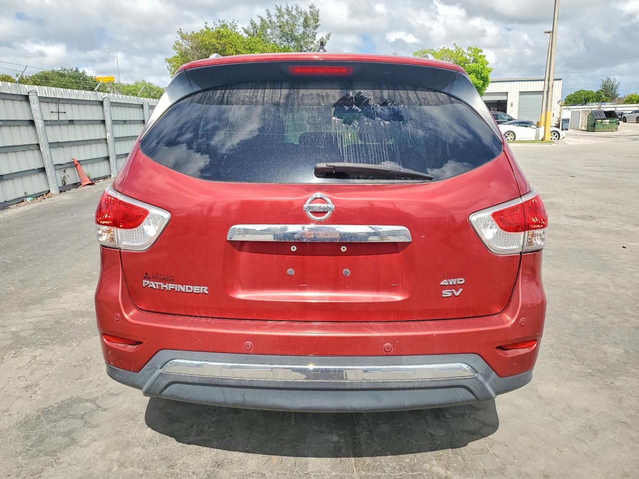 Nissan Pathfinder S