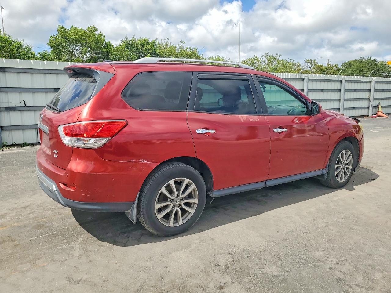Nissan Pathfinder S