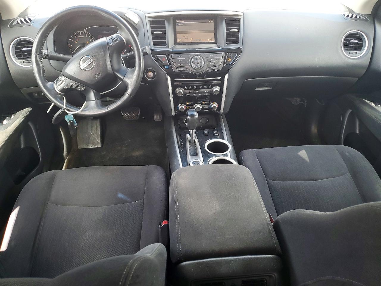 Nissan Pathfinder S