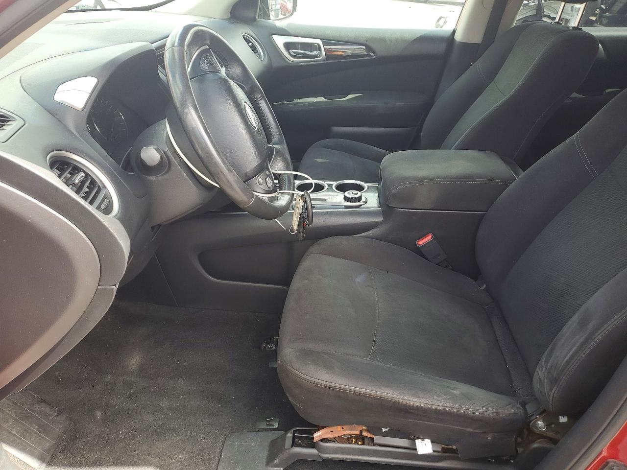 Nissan Pathfinder S