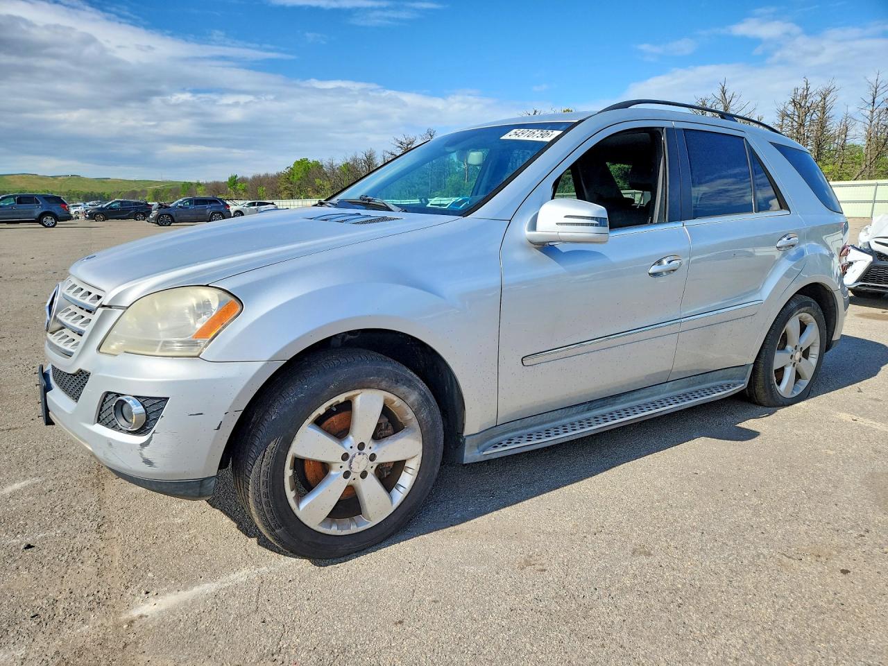 Salvage Mercedes-Benz M-Class Image