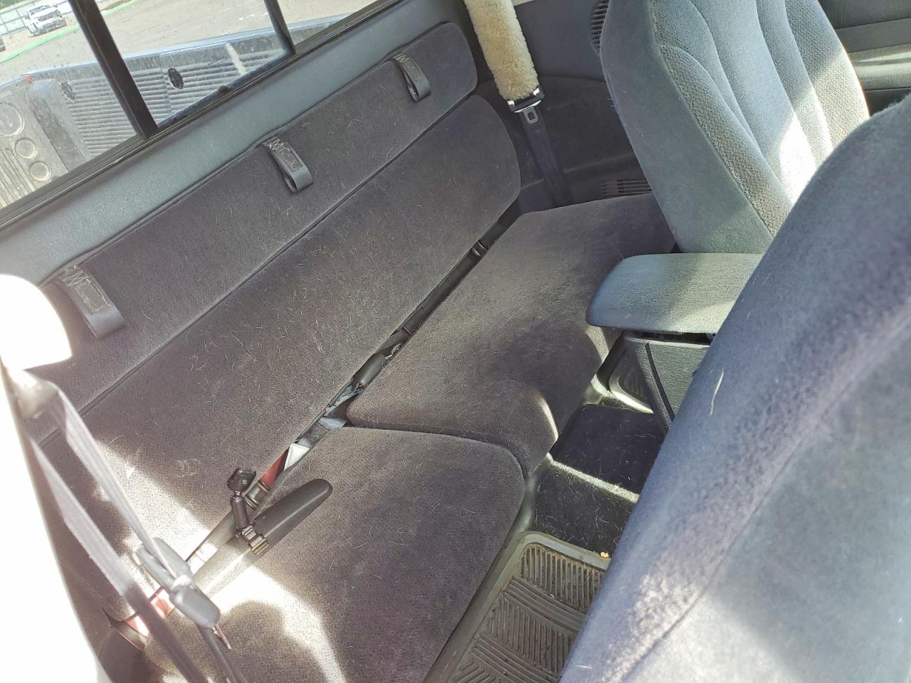 Dodge Dakota Base
