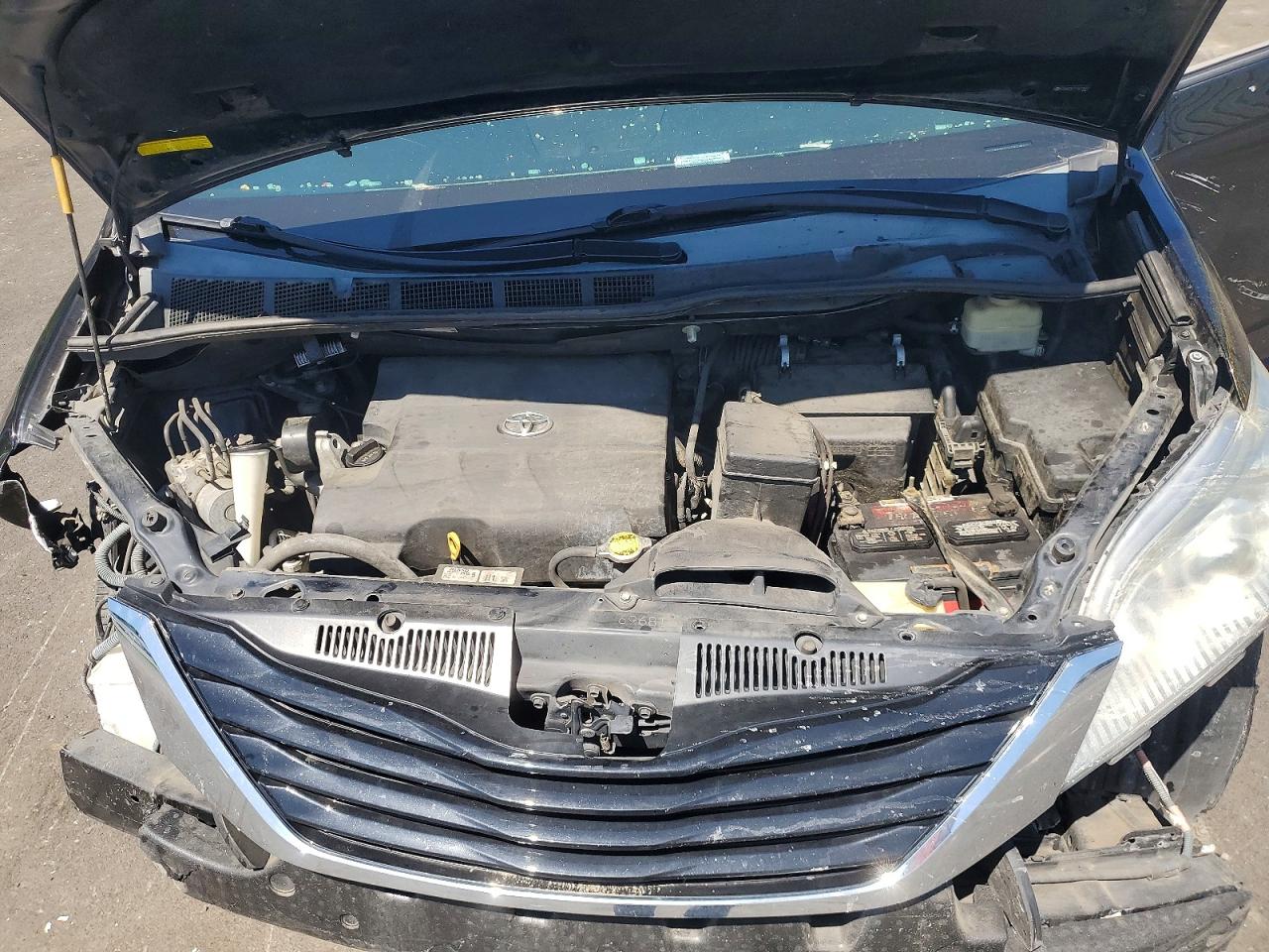 Toyota Sienna Le