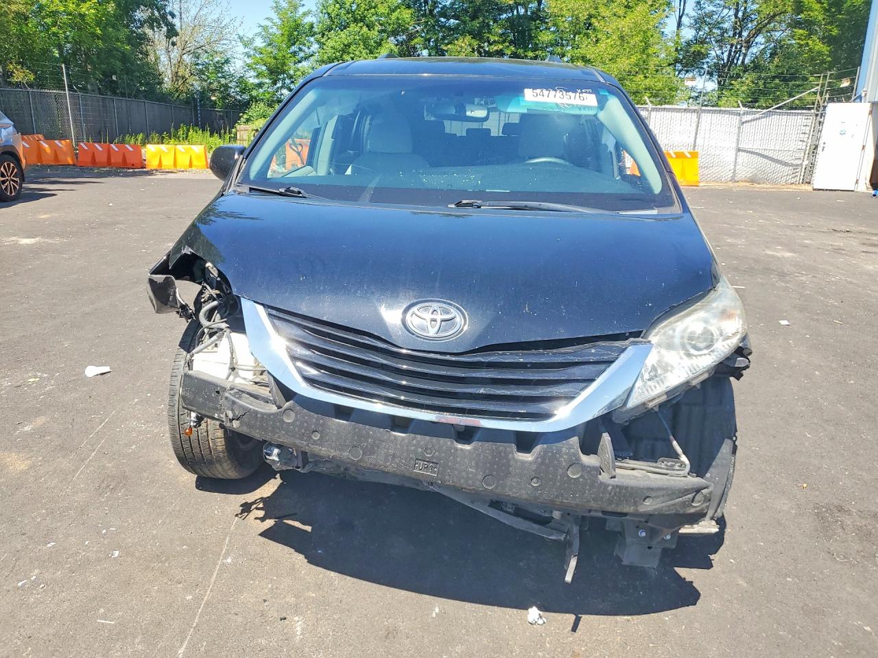 Toyota Sienna Le