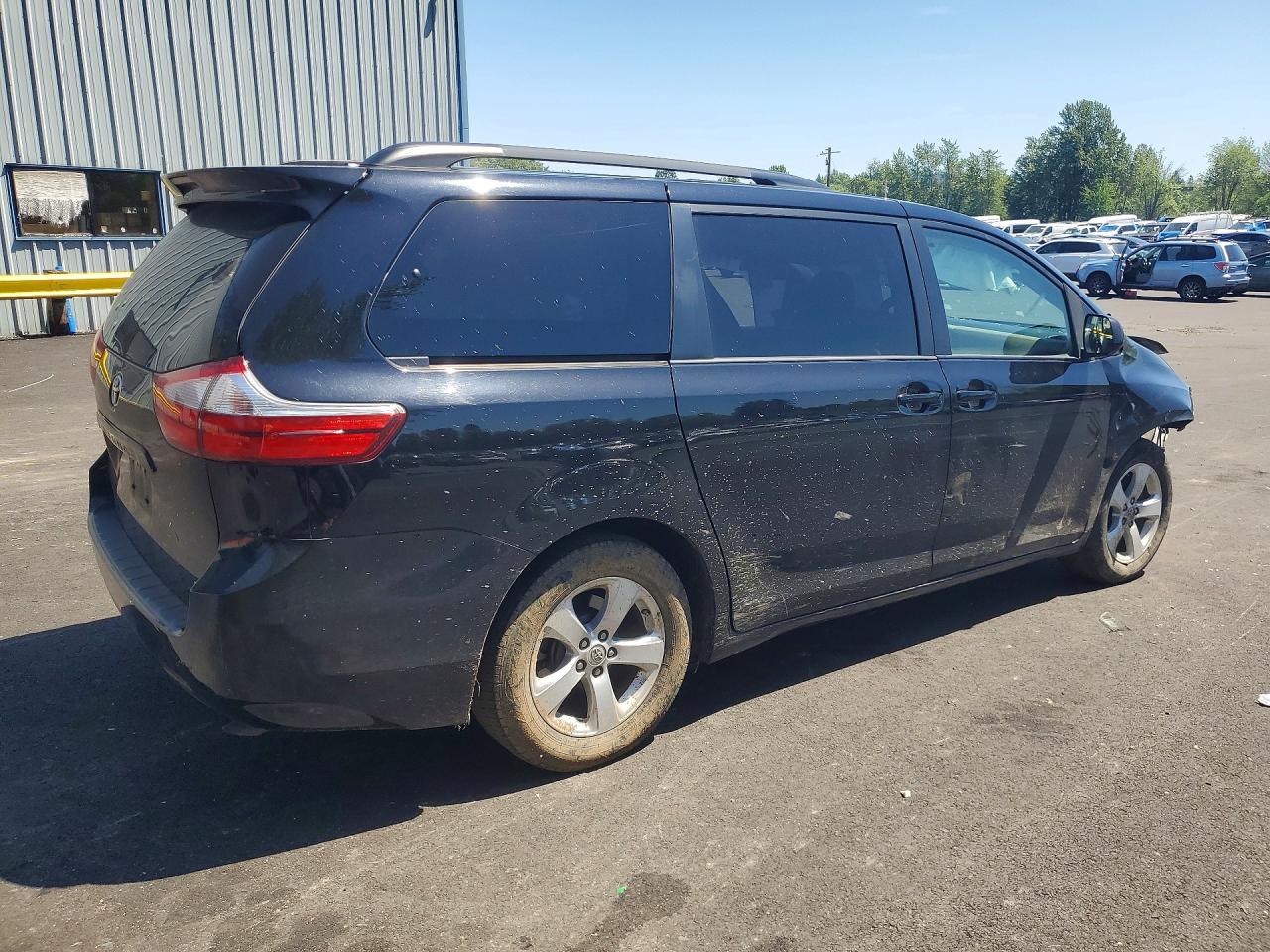 Toyota Sienna Le