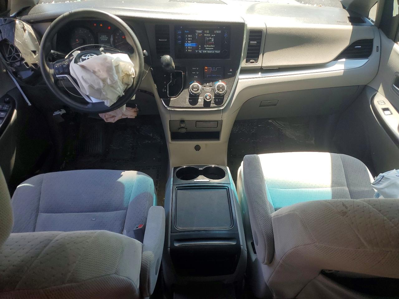 Toyota Sienna Le