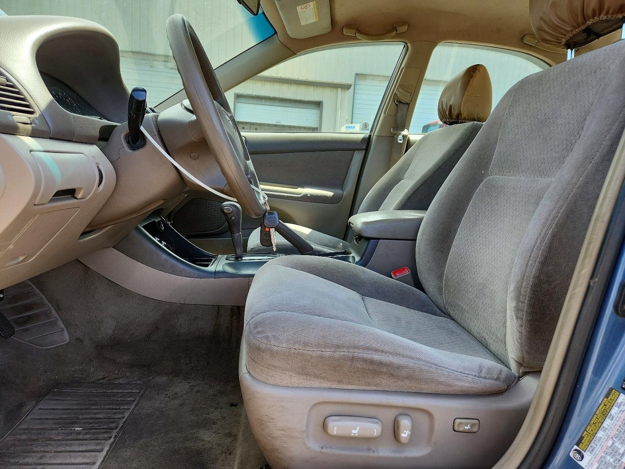 Toyota Camry Le V6