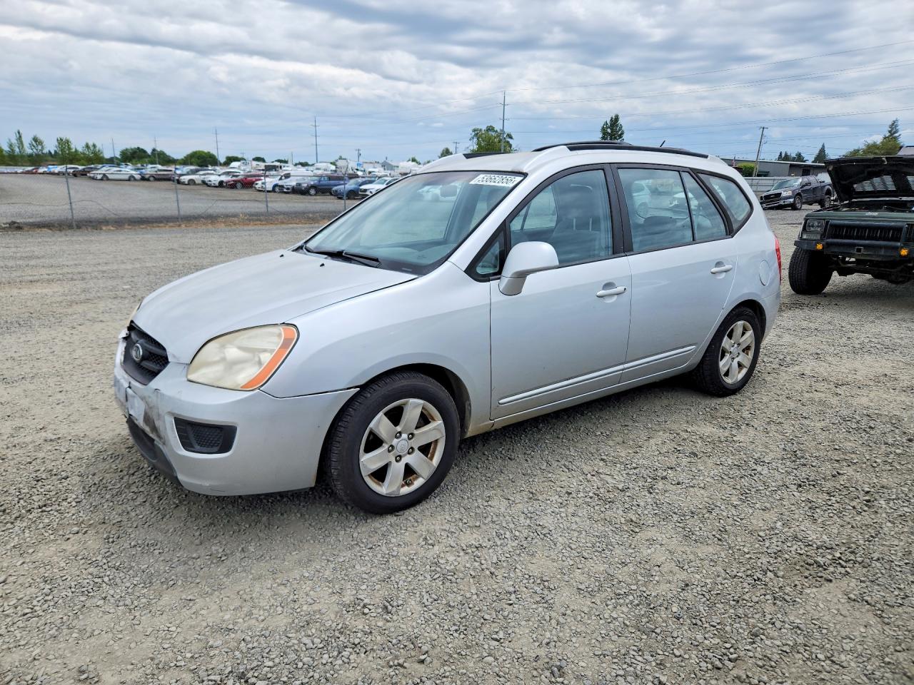 Salvage Kia Rondo Image
