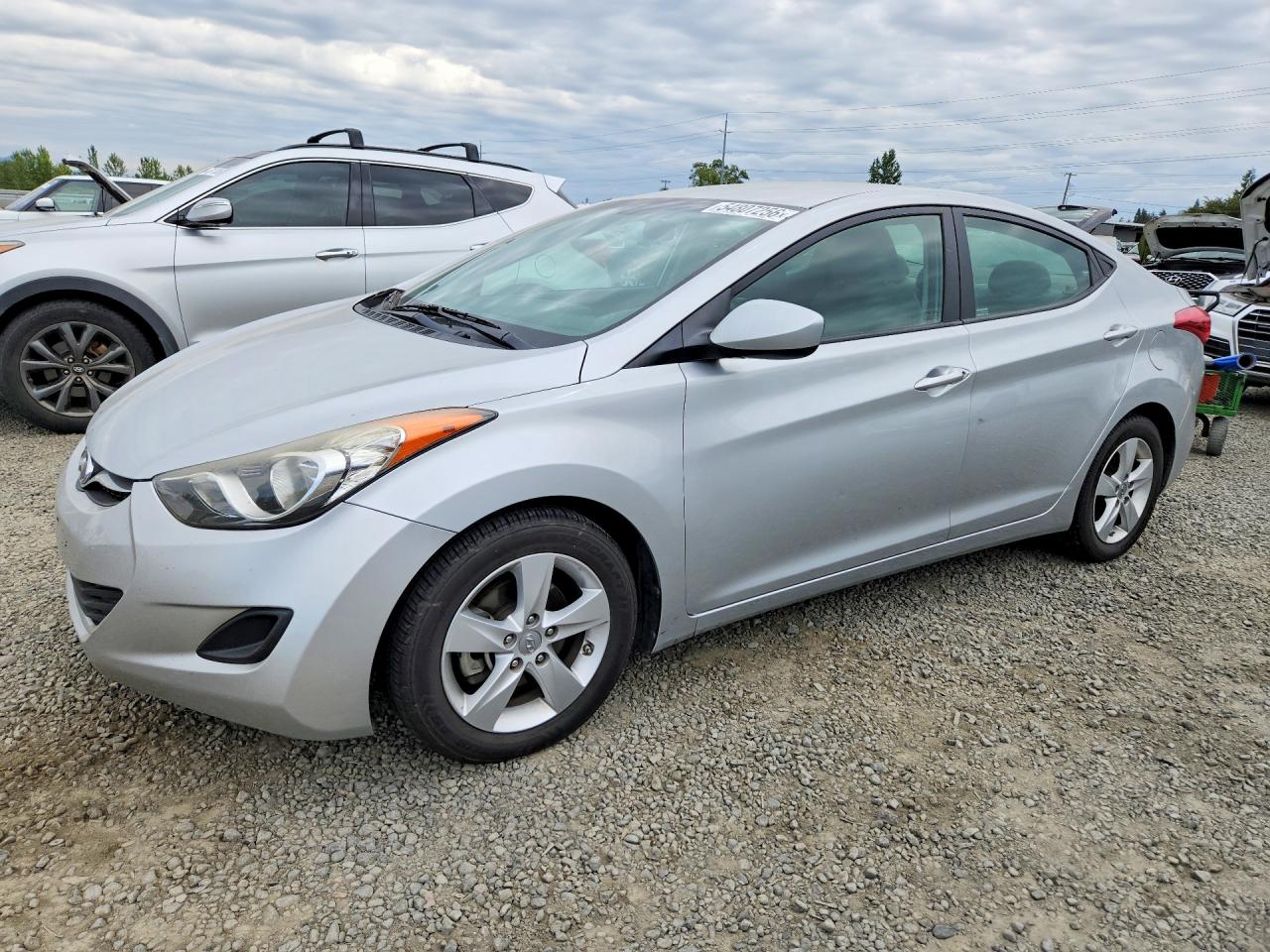Salvage Hyundai ELANTRA Image