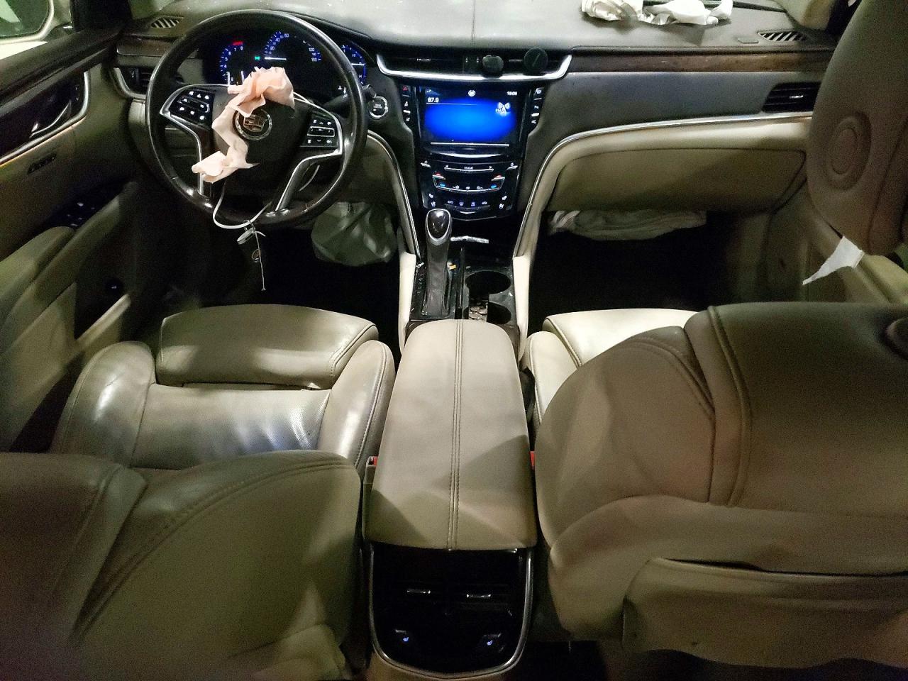 Cadillac XTS Luxury Collection