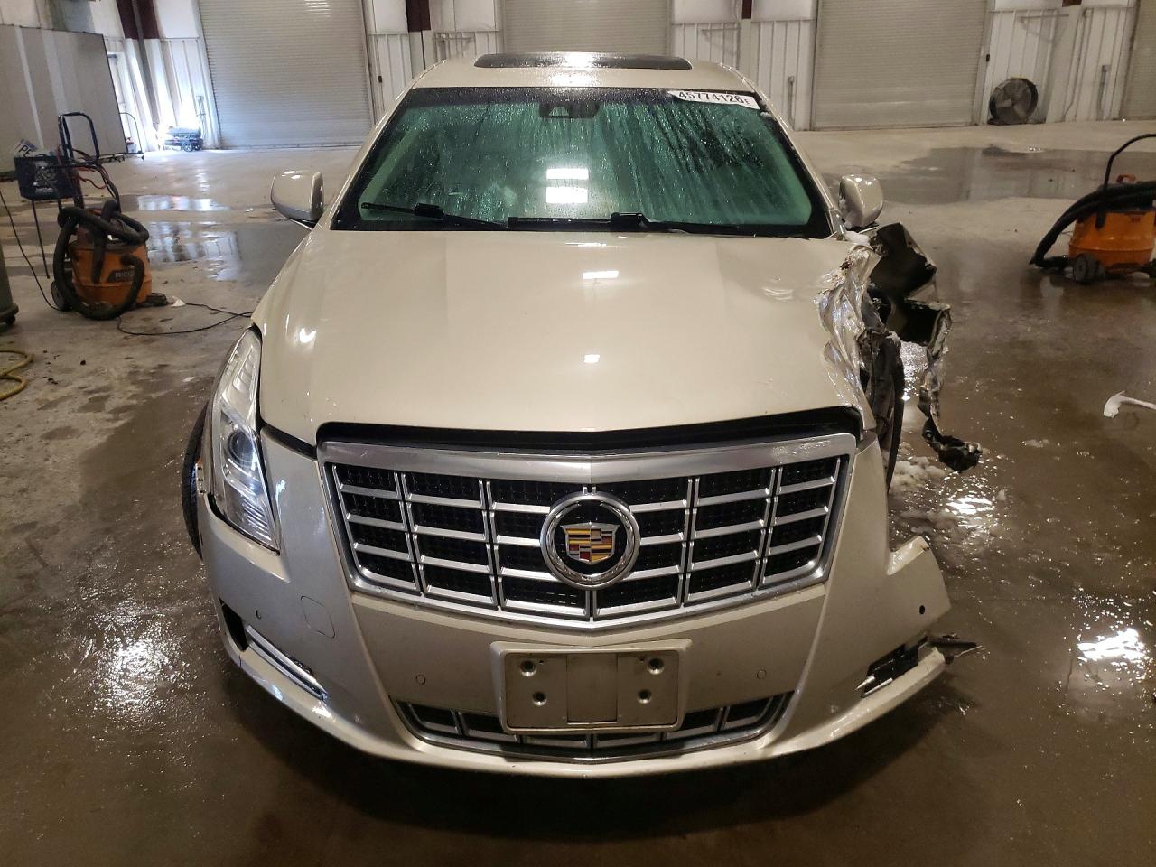 Cadillac XTS Luxury Collection